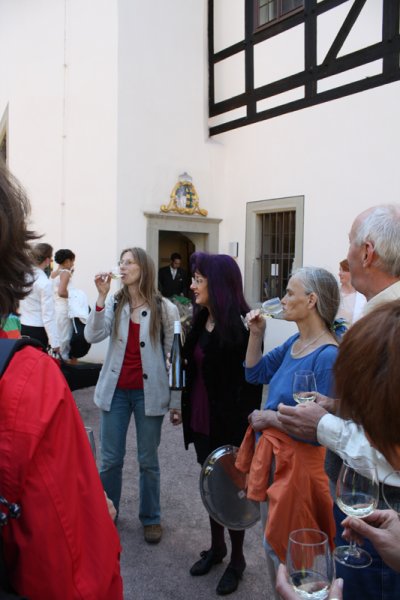 bei der Weinverkostung