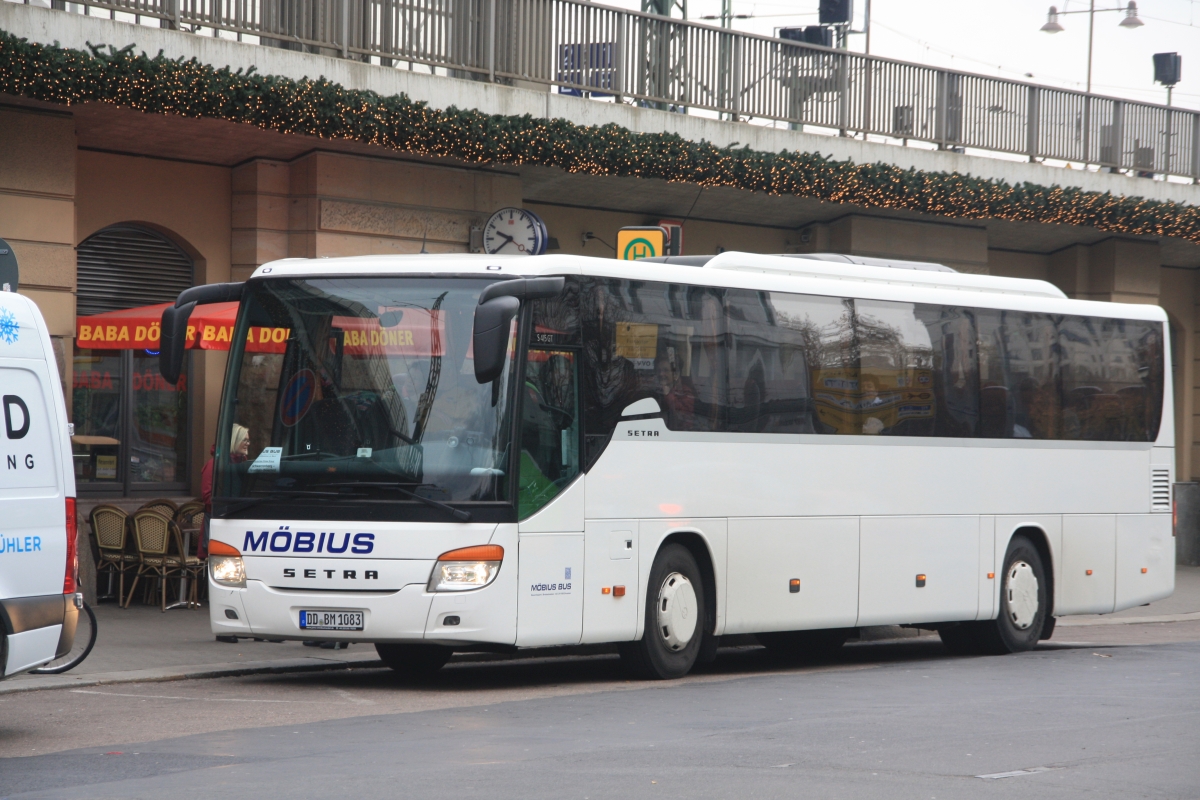 Fahrt mit dem Busuntewrnehmen Möbius Fahrt mit dem Busuntewrnehmen Möbius